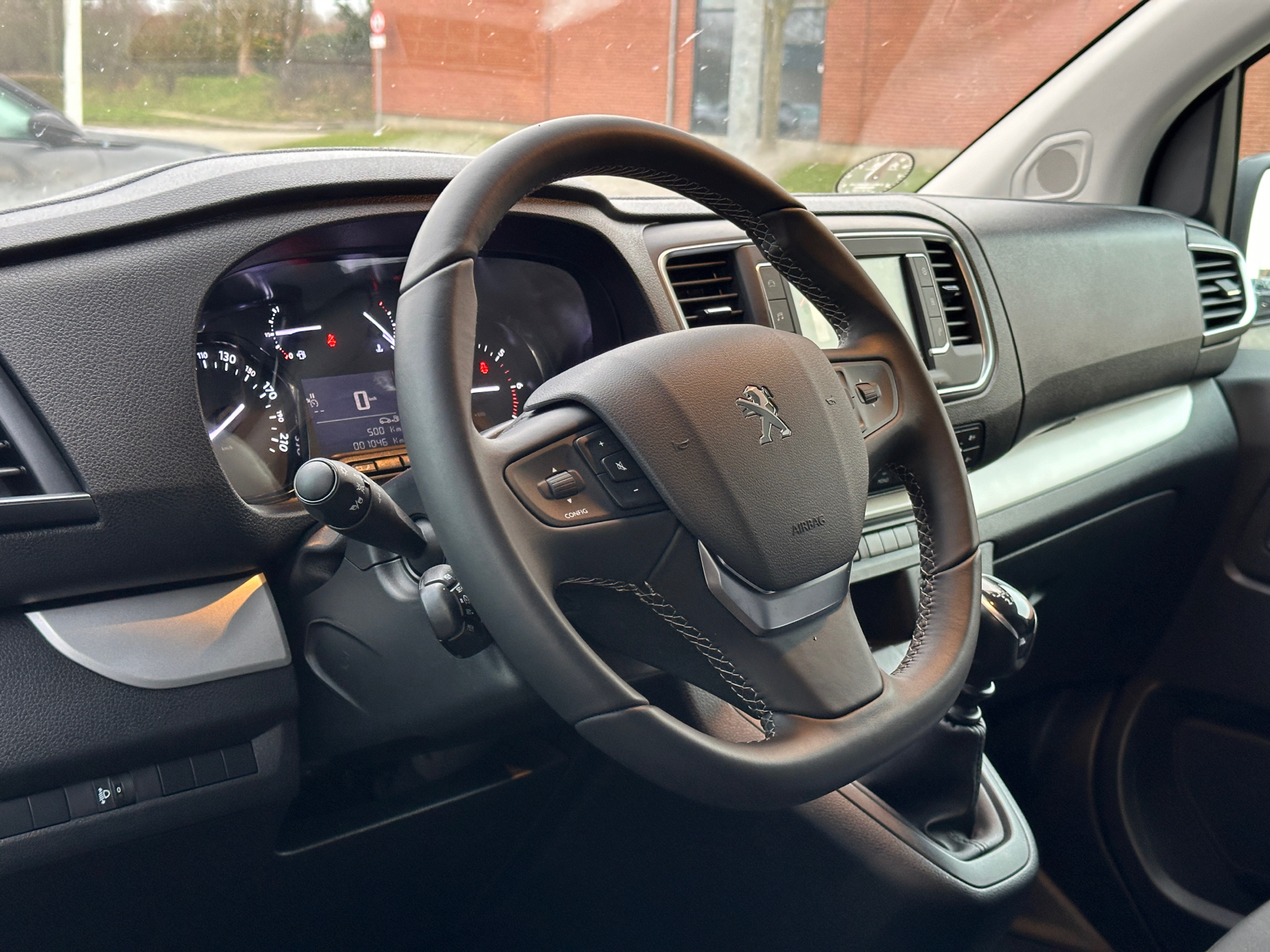 Hvid Peugeot Expert fra 2023