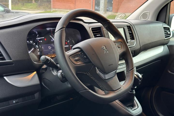 Hvid Peugeot Expert fra 2023