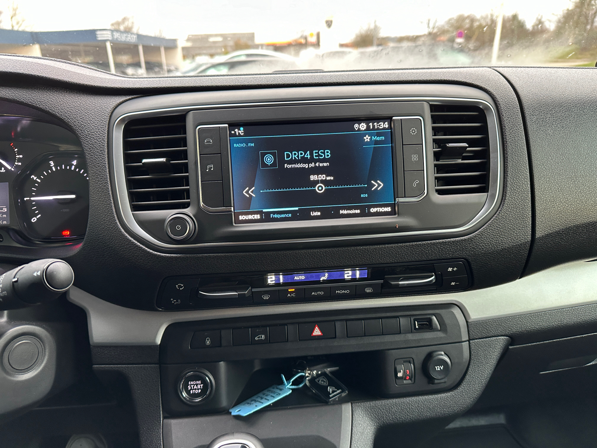 Hvid Peugeot Expert fra 2023