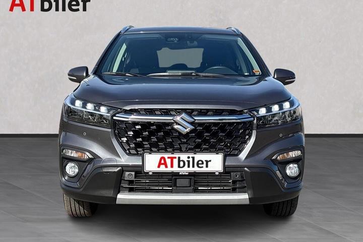 Sort Suzuki S-Cross fra 2024 set udefra