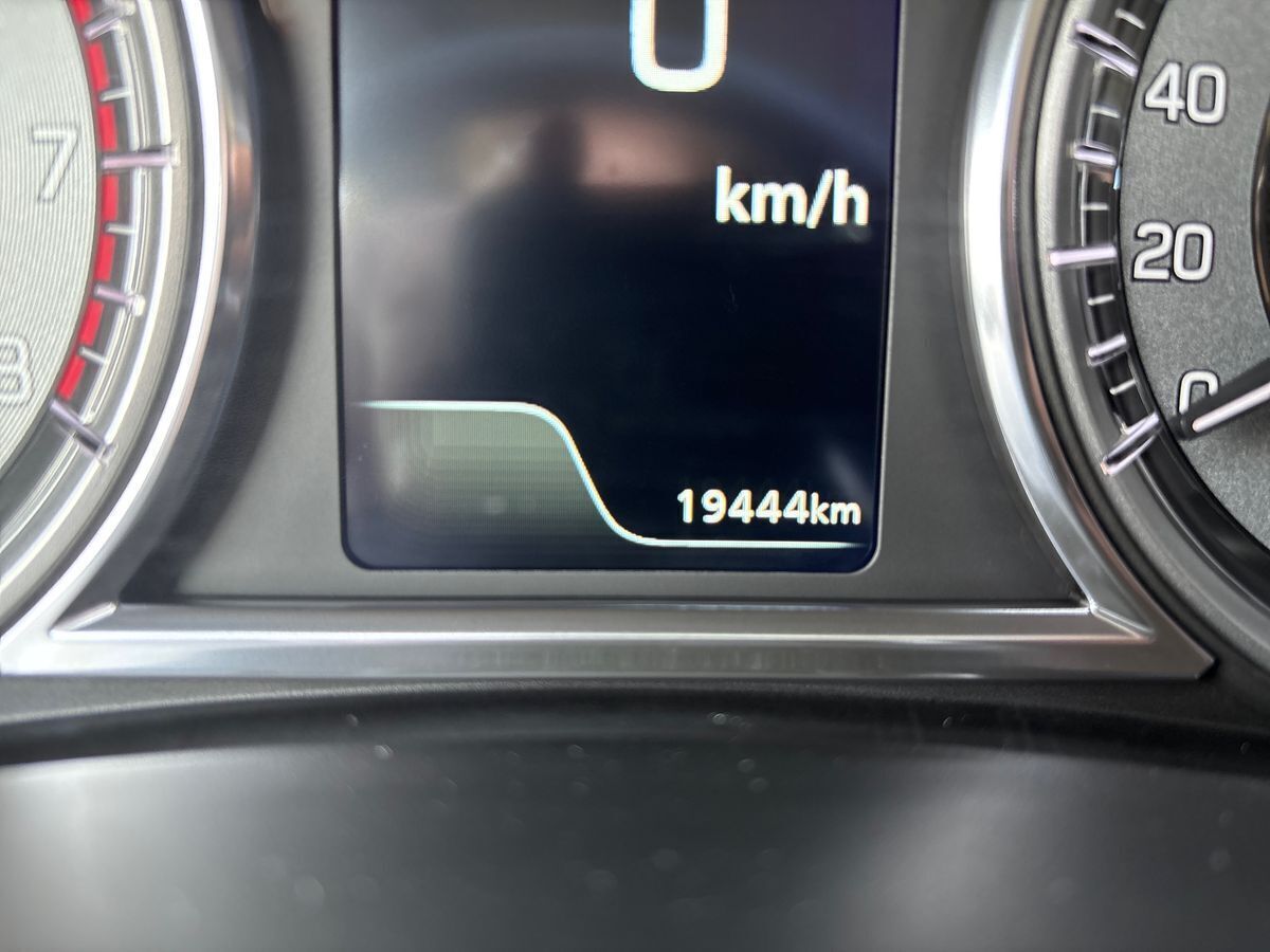 Sort Suzuki S-Cross fra 2024