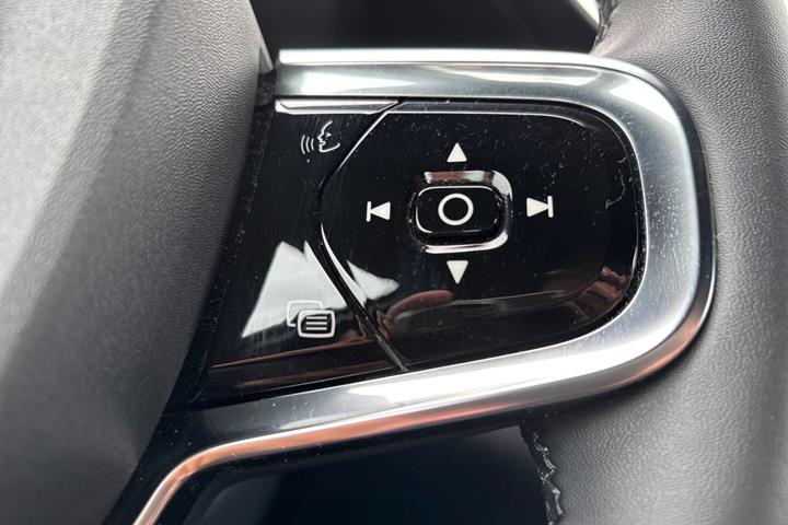 Hvid Polestar 2 fra 2024