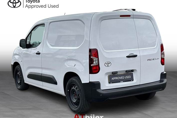 Hvid Toyota ProAce City fra 2024
