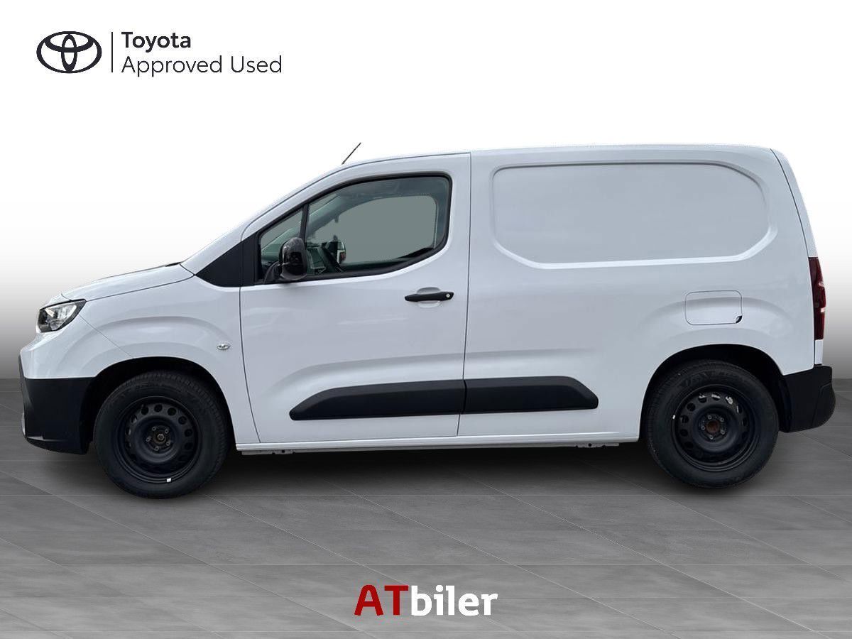 Hvid Toyota ProAce City fra 2024