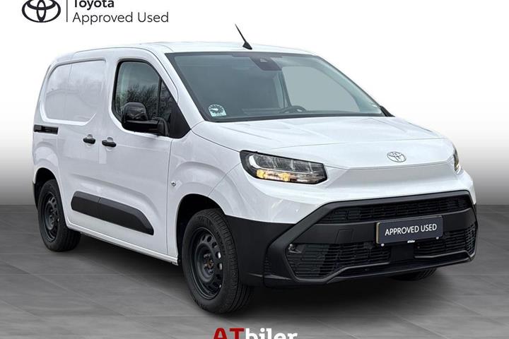 Hvid Toyota ProAce City fra 2024