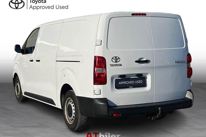 Hvid Toyota ProAce fra 2021