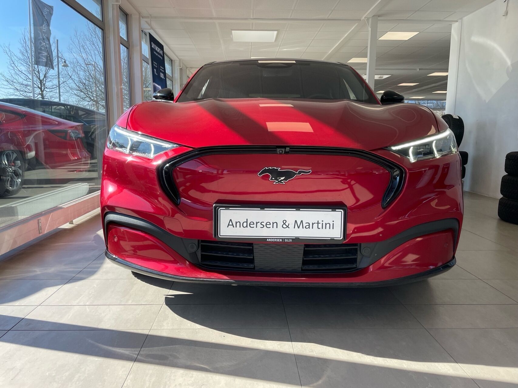 Rød Ford Mustang Mach-E fra 2022