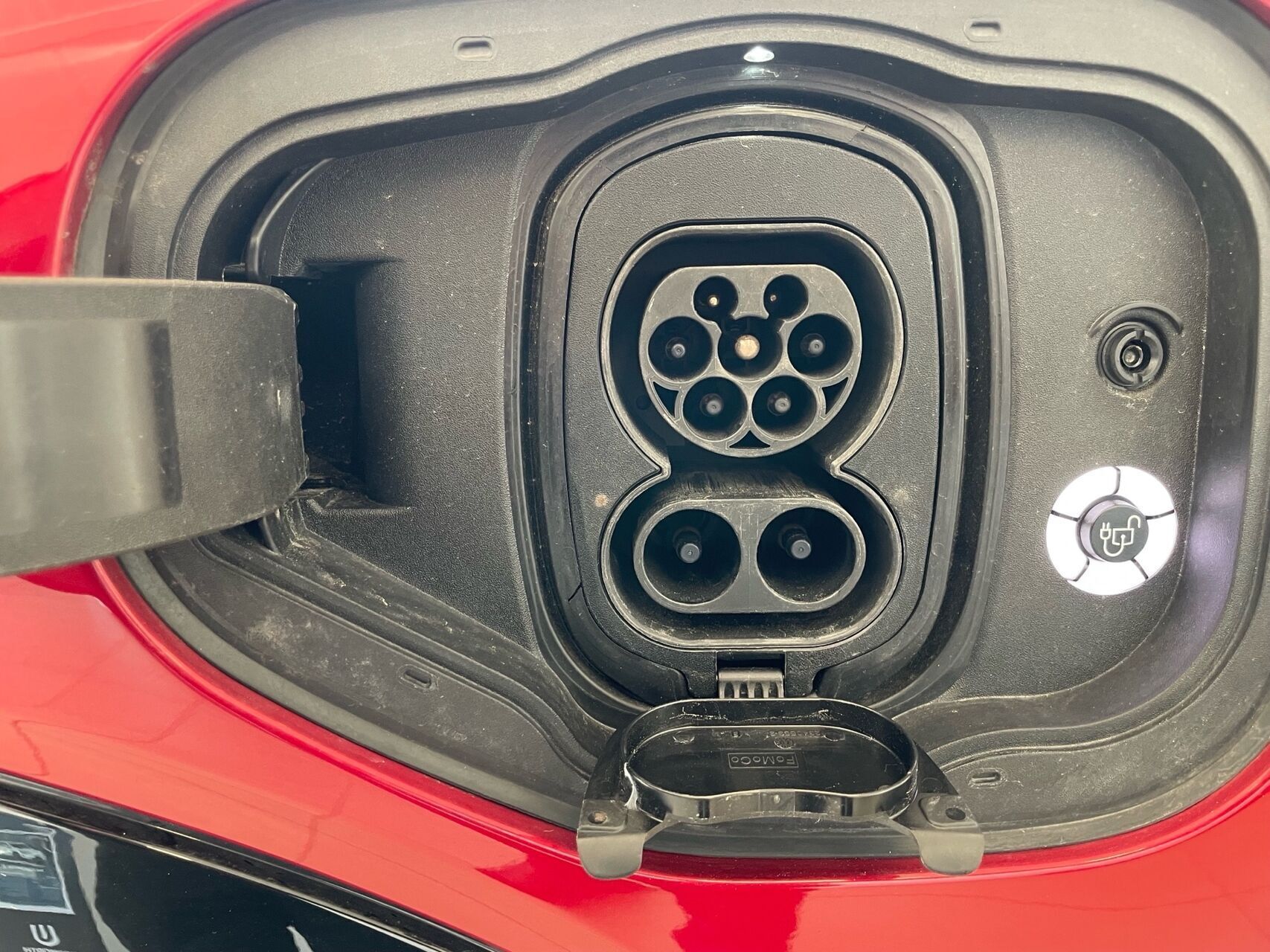 Rød Ford Mustang Mach-E fra 2022
