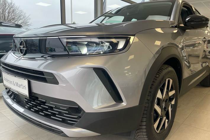 Grå Opel Mokka-e fra 2023