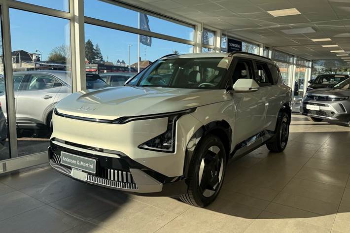 Grå Kia EV5 fra 2026 set udefra