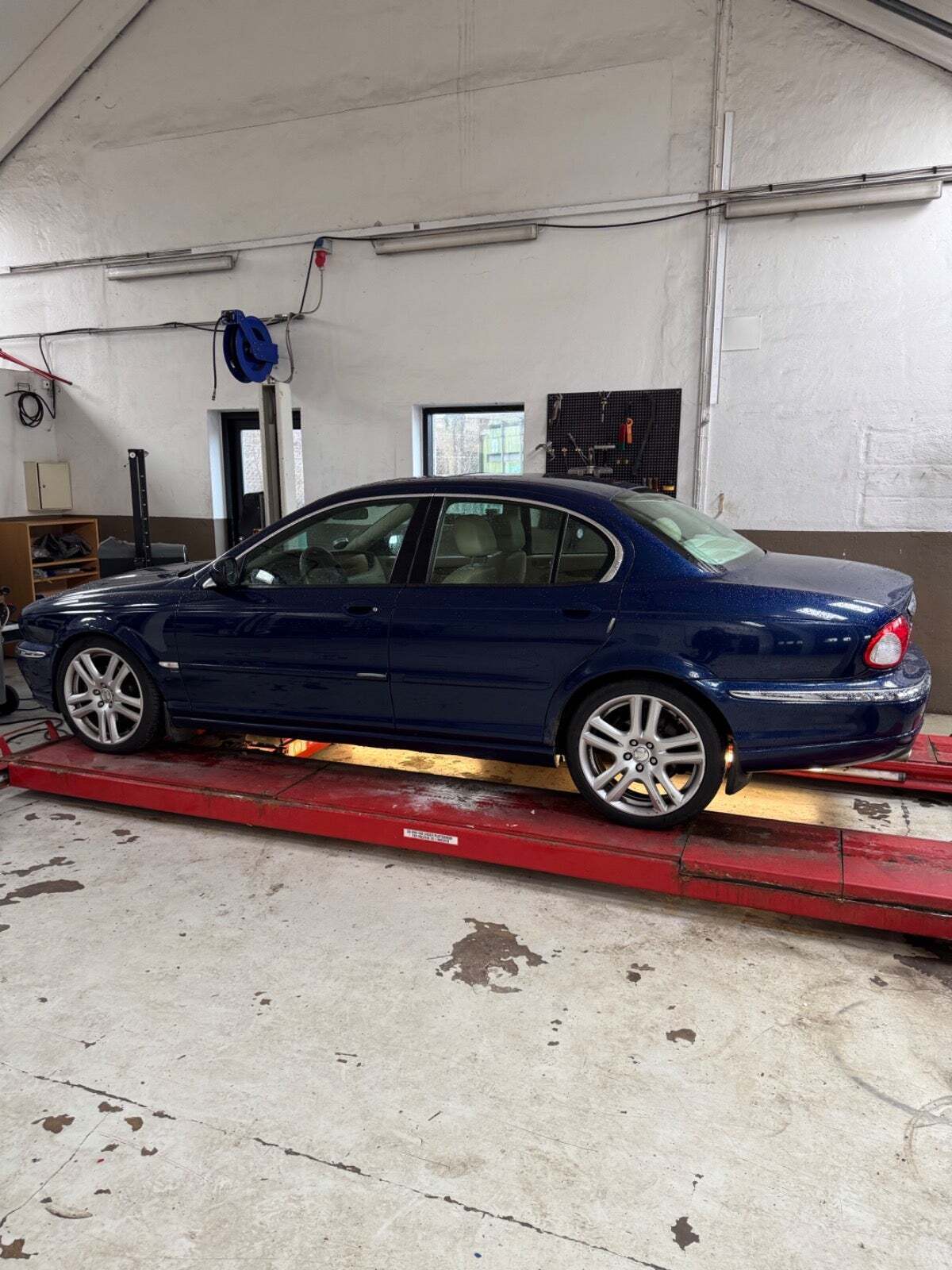 Jaguar X-type 2,5 Deluxe aut.