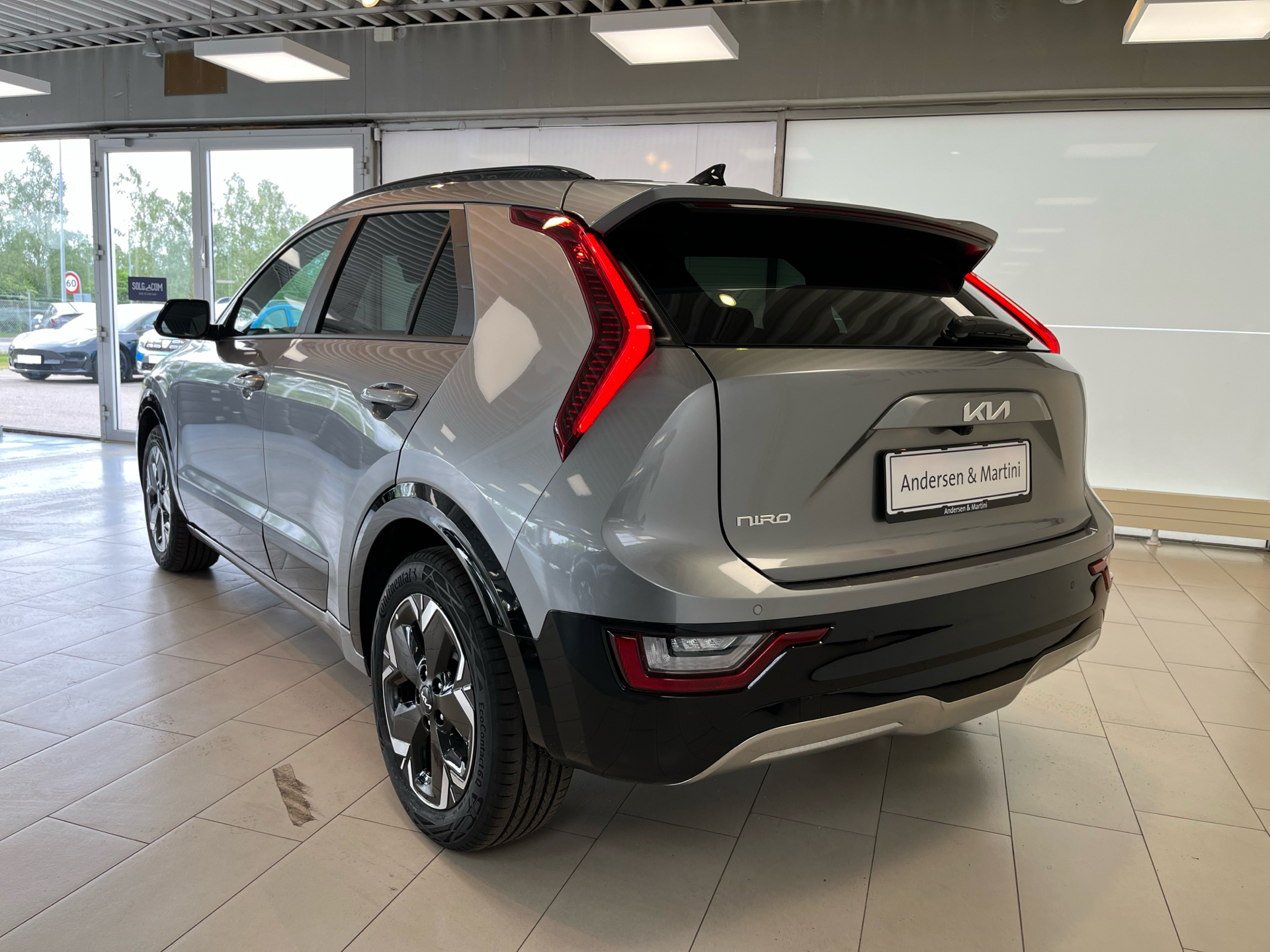 Grå Kia Niro EV fra 2025