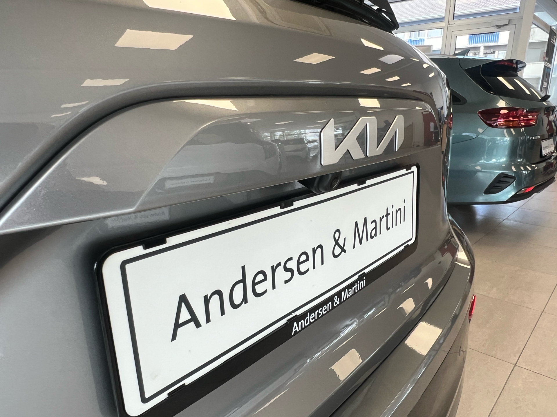 Grå Kia Niro EV fra 2025