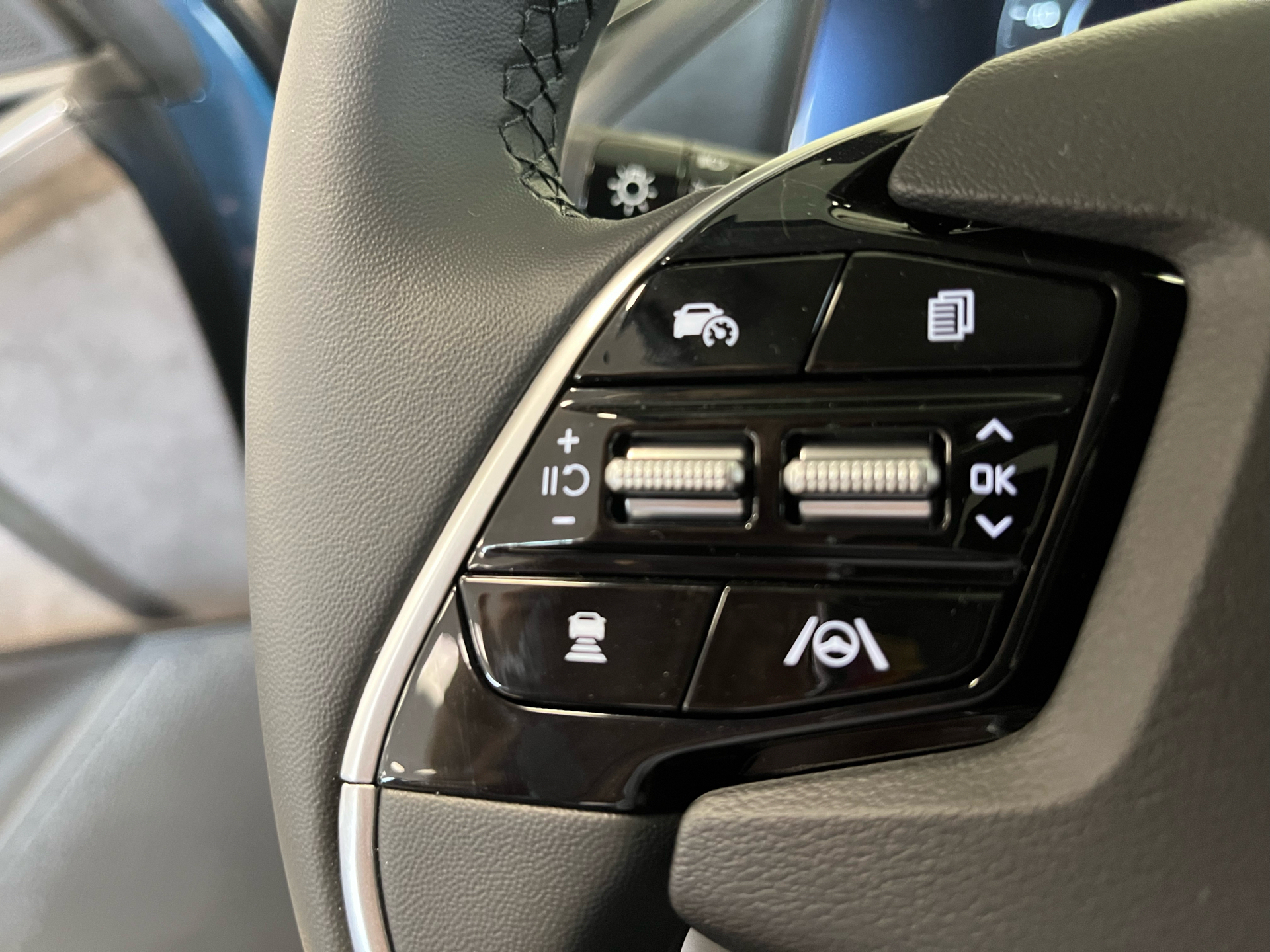Blå Kia Niro EV fra 2025