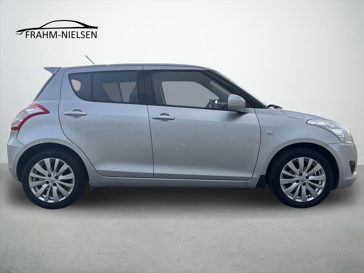 Sølv Suzuki Swift fra 2014