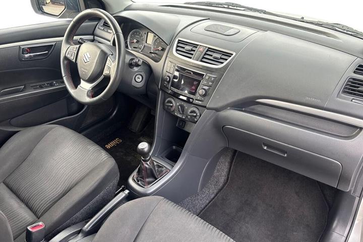 Sølv Suzuki Swift fra 2014