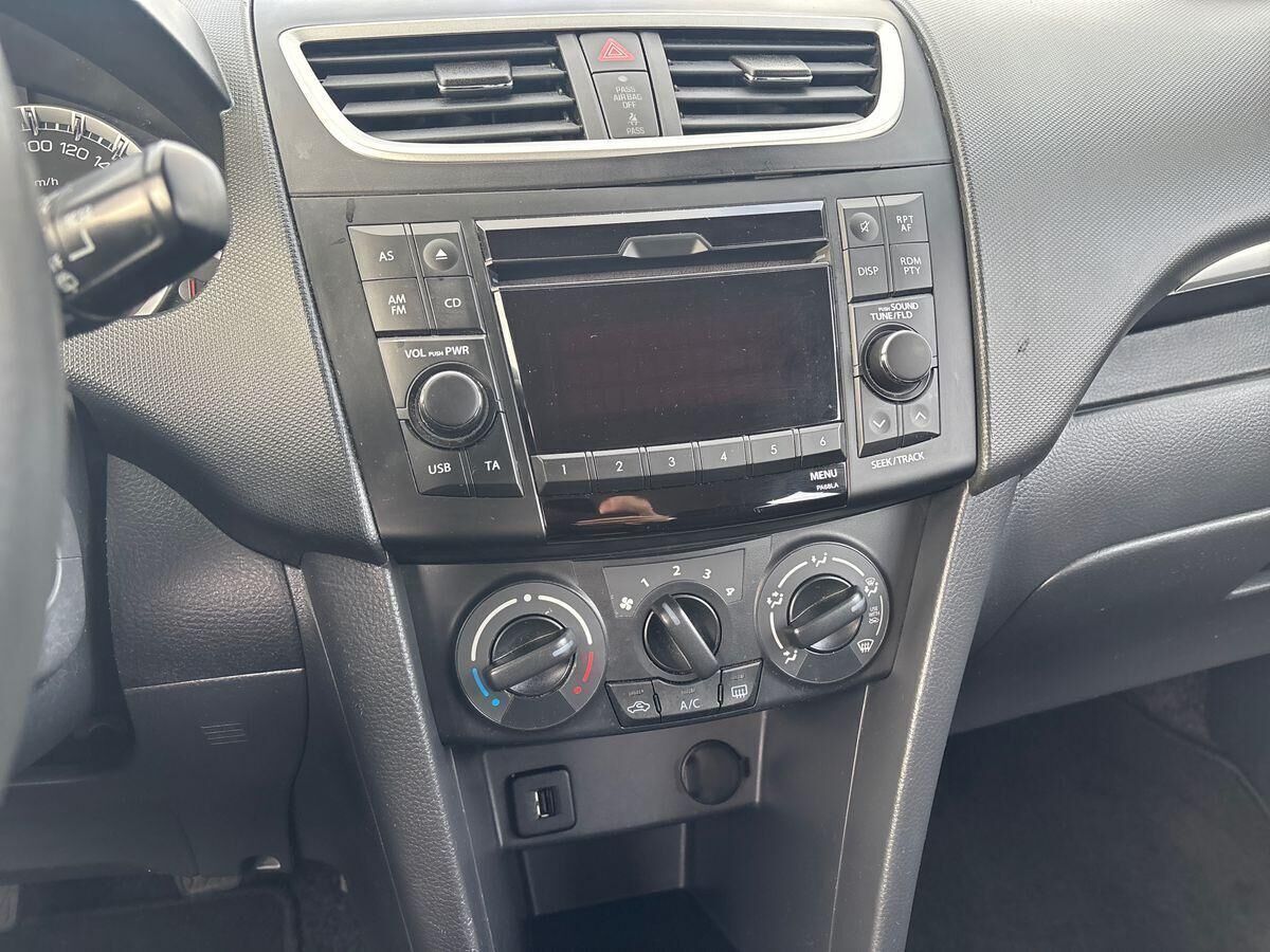 Sølv Suzuki Swift fra 2014