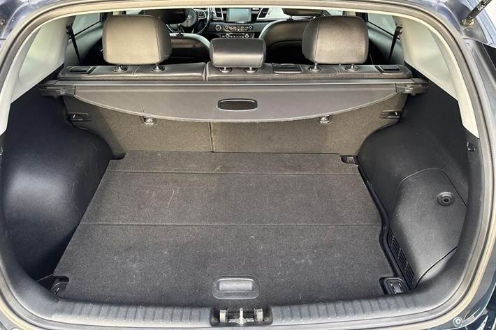 Blå Kia Niro fra 2017