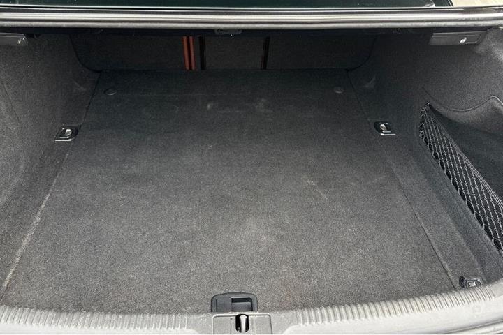 Sort Audi S5 fra 2008