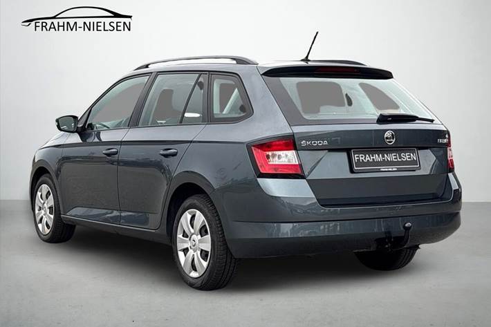 Grå Skoda Fabia fra 2017