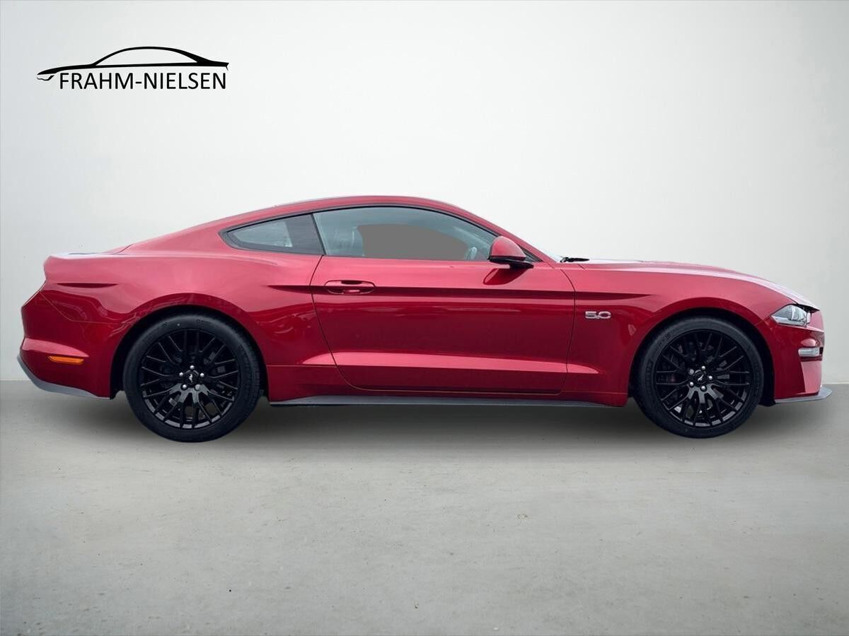 Rød Ford Mustang fra 2020