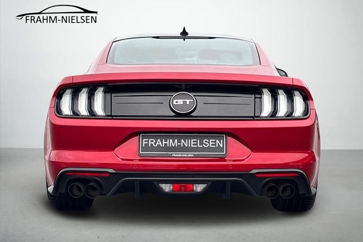 Rød Ford Mustang fra 2020