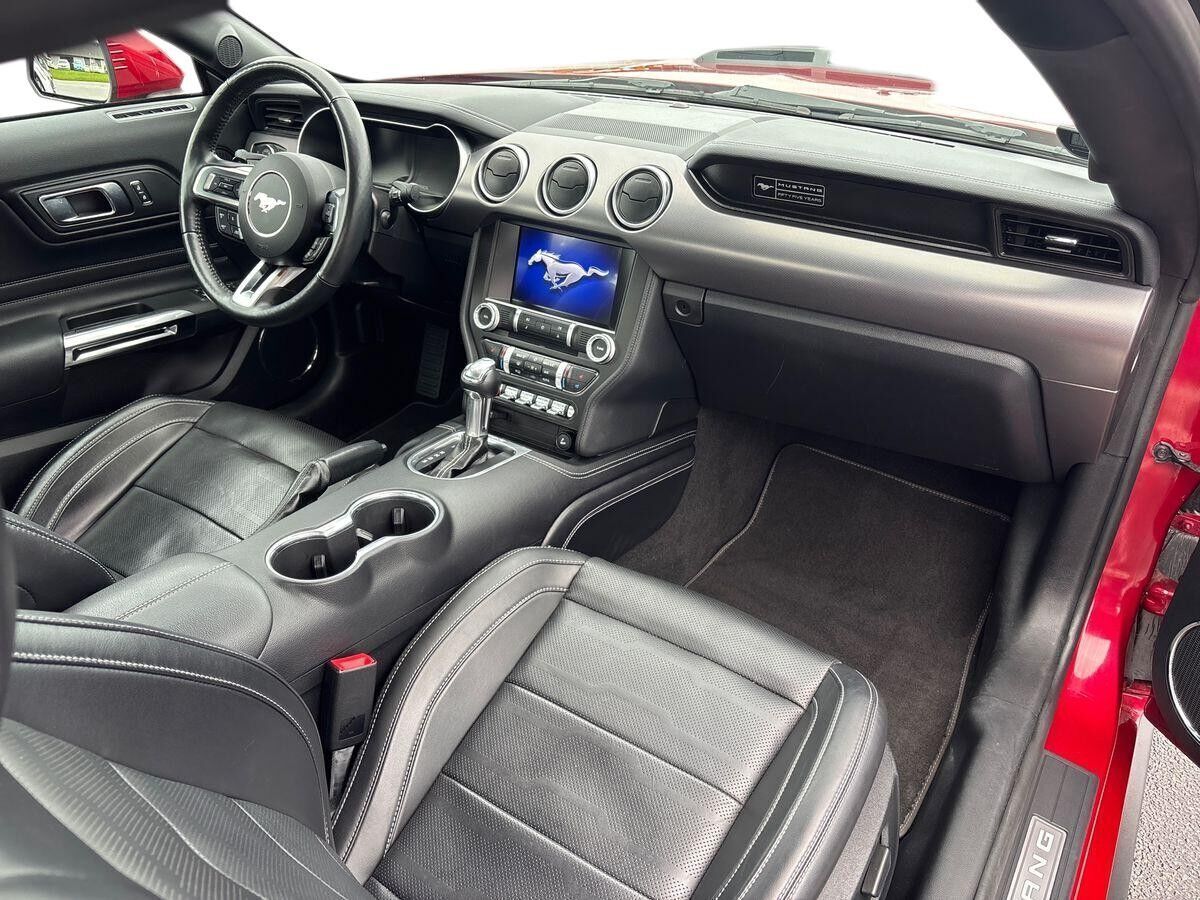 Rød Ford Mustang fra 2020