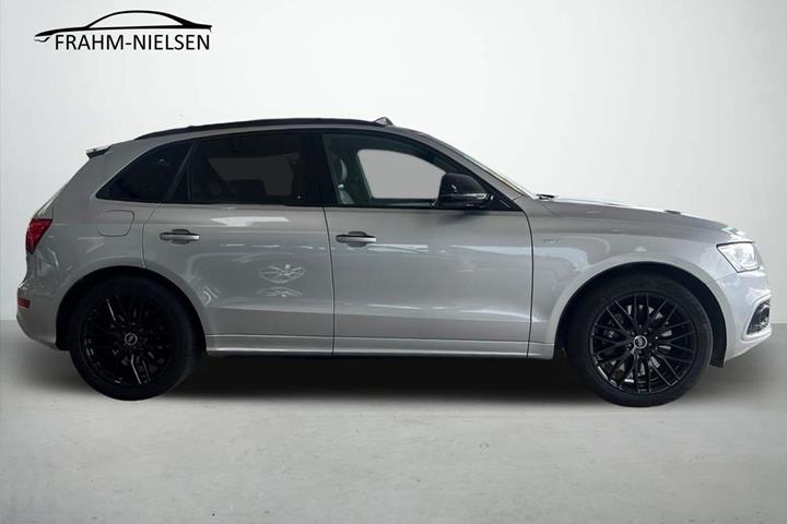 Grå Audi SQ5 fra 2017