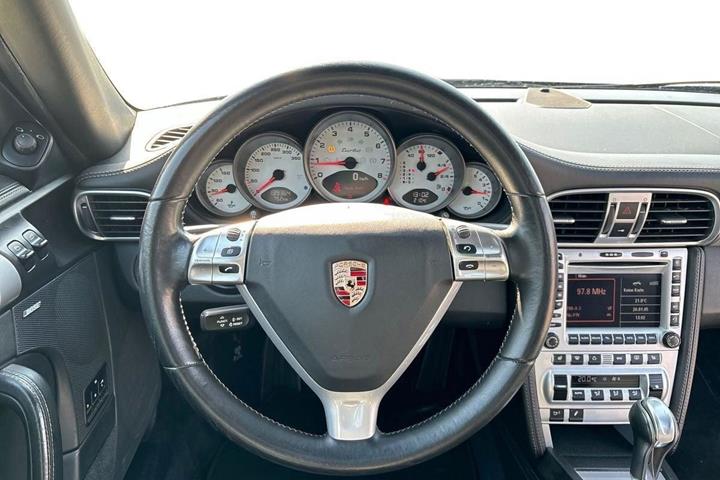 Grå Porsche 911 fra 2007
