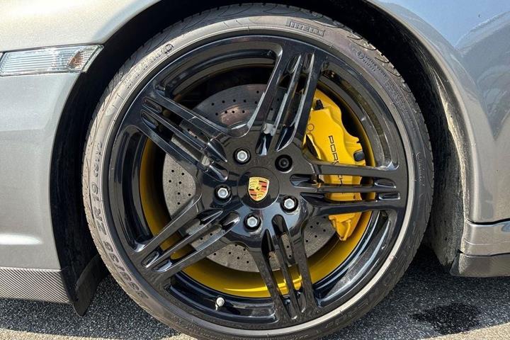 Grå Porsche 911 fra 2007