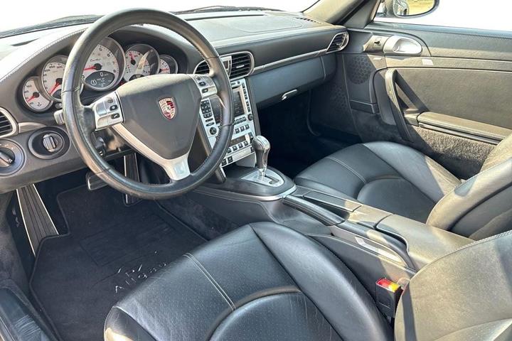 Grå Porsche 911 fra 2007