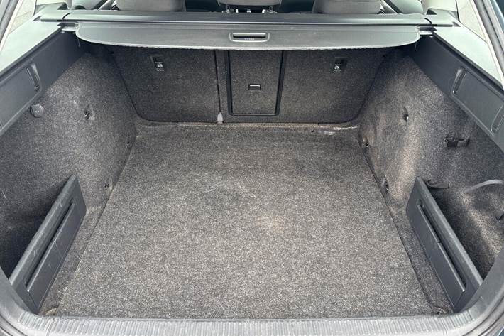 Grå Skoda Octavia fra 2020