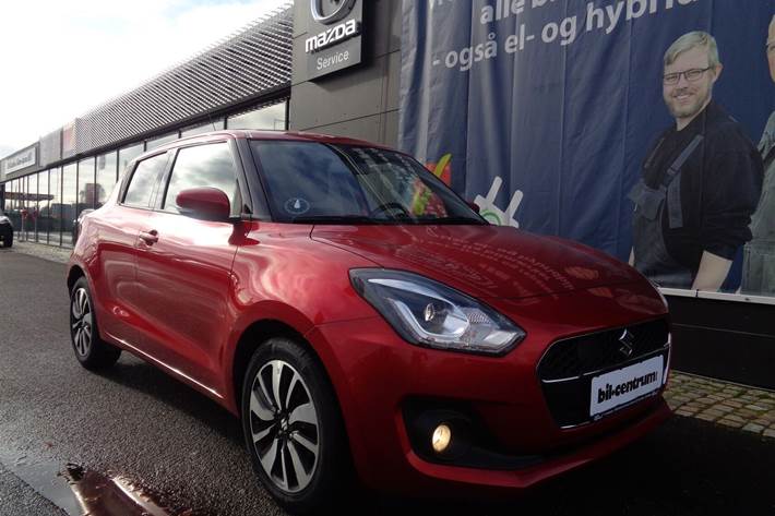 Rød Suzuki Swift fra 2019