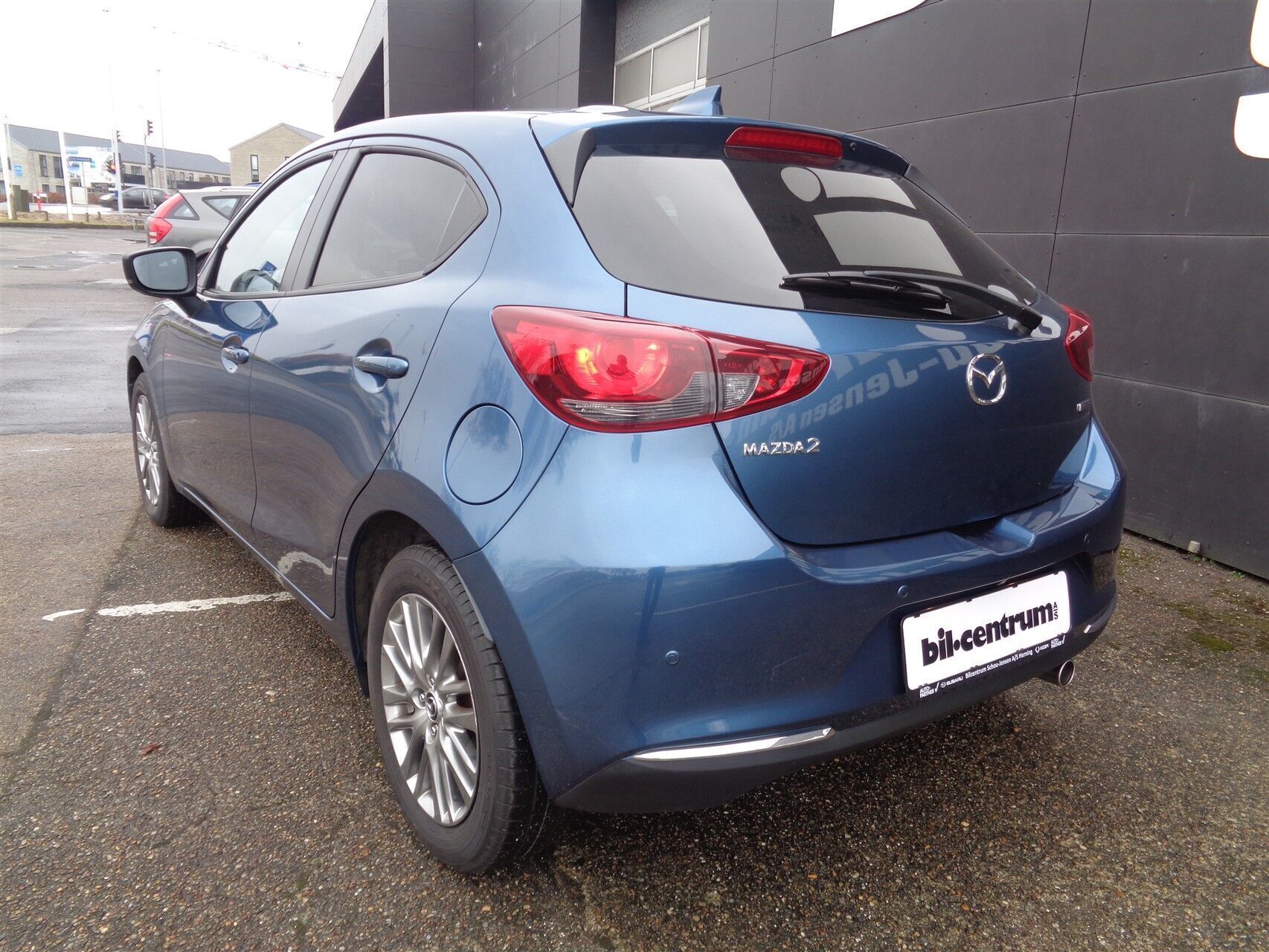 Blå Mazda 2 fra 2022