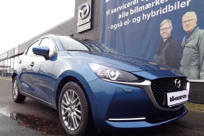 Blå Mazda 2 fra 2022