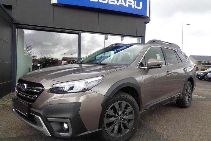 Bronze Subaru Outback fra 2024 set udefra
