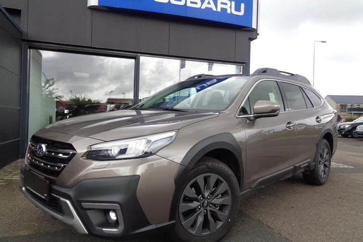 Bronze Subaru Outback fra 2024 set udefra