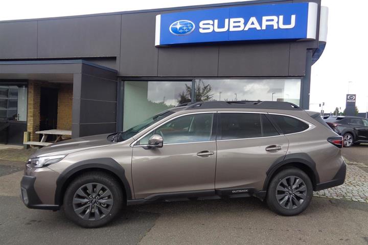 Bronze Subaru Outback fra 2024