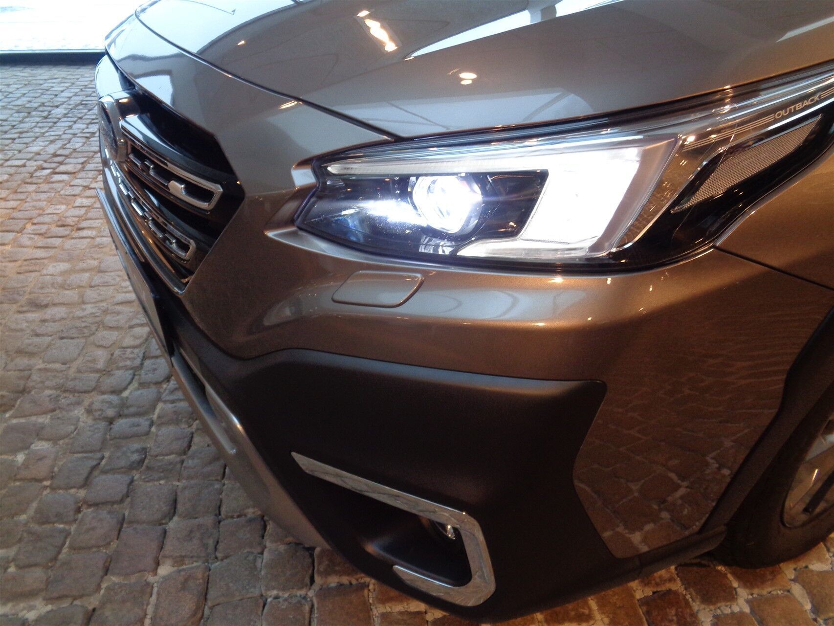 Bronze Subaru Outback fra 2024