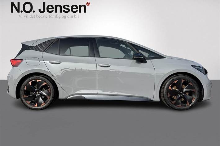 Grå Cupra Born fra 2023