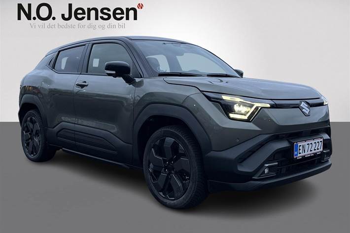 Grøn Suzuki eVitara fra 2025 set udefra