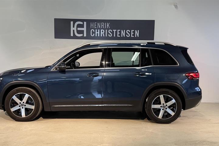 Blå Mercedes GLB200 d fra 2021
