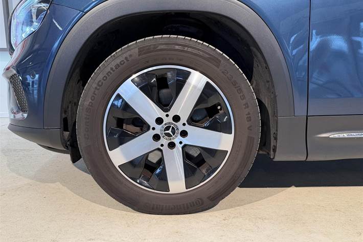 Blå Mercedes GLB200 d fra 2021
