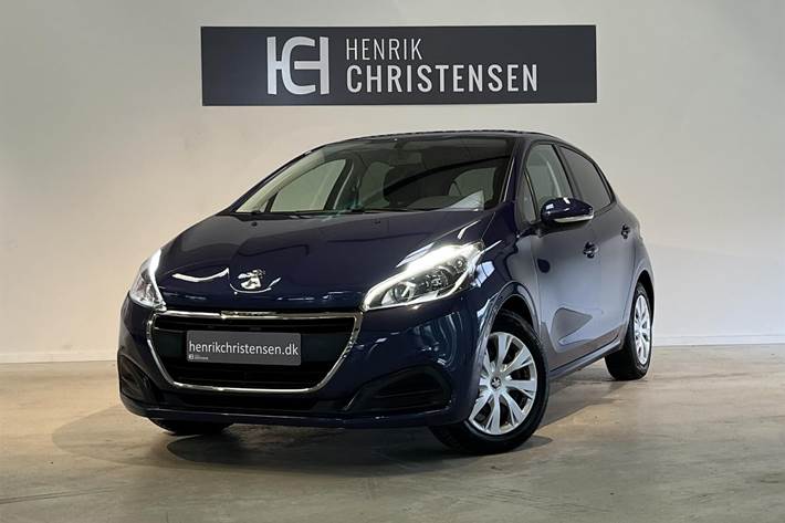 Blå Peugeot 208 fra 2018 set udefra