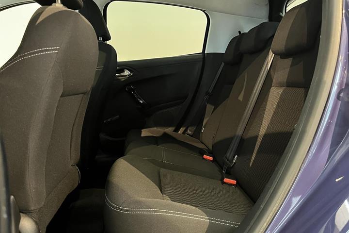 Blå Peugeot 208 fra 2018