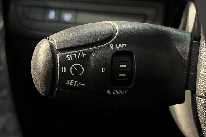Blå Peugeot 208 fra 2018
