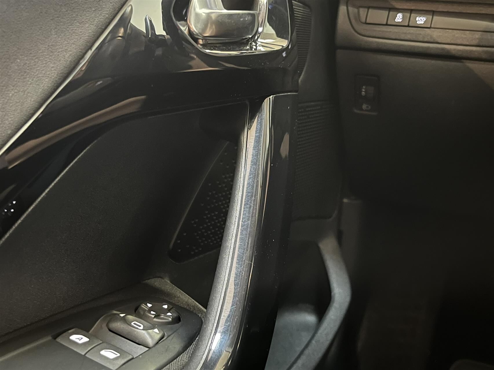 Blå Peugeot 208 fra 2018