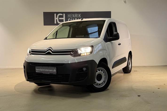 Hvid Citroën ë-Berlingo fra 2023 set udefra