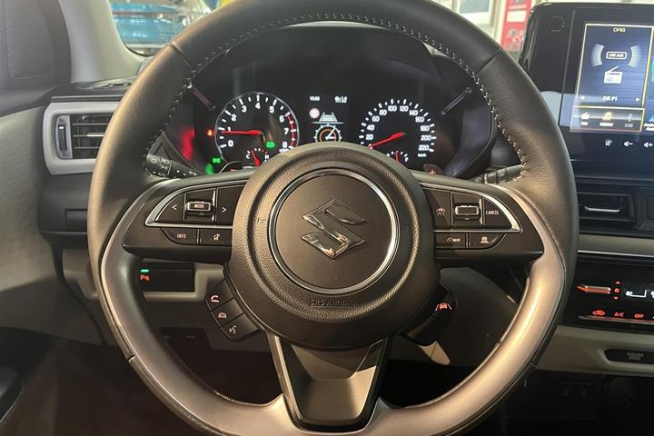 Grå Suzuki Swift fra 2024
