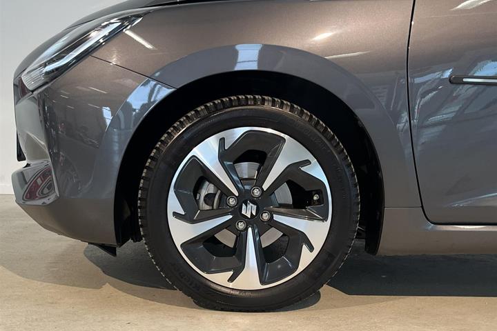 Grå Suzuki Swift fra 2024